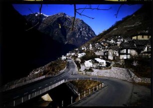Vogorno: Stausee bei Vogorno, mit Ort