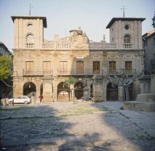 Viana. Rathaus