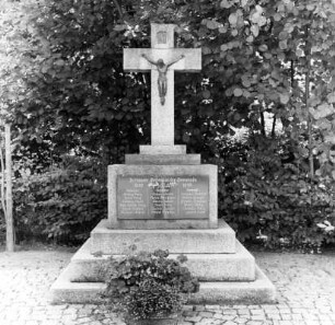 Gefallenen-Ehrenmal; Heppenheim, Mühlwiese (an der Hauptstraße)