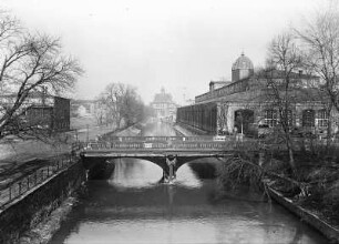 Chemnitz, Blick von der Kaßberg-Auffahrt auf „Bierbrücke“ und Markthalle