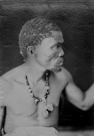"Mann, Buschmann, Südwestafrika" (OT)