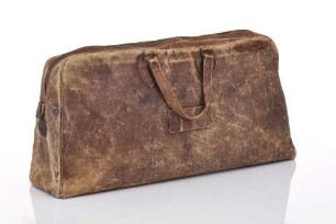Reisetasche von Max Reinhardt mit Initialien MR