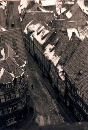 Hildesheim: Blick vom Turm der St. Andreas-Kirche auf Gasse
