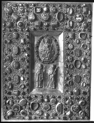 Evangeliar — Thronende Madonna mit zwei Bischöfen
