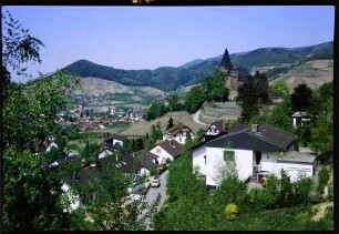 Kappelrodeck: Blick von der Höhe auf Schloss Rodeck und Ort