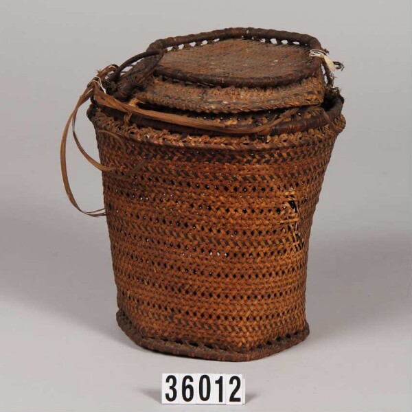 Basket with lid