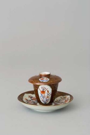 Deckelbecher mit Unterschale