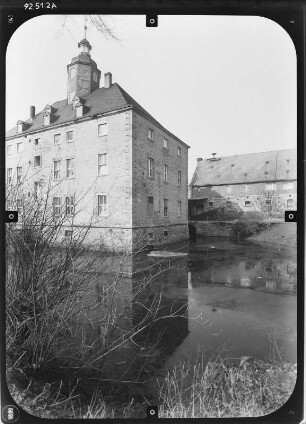 Dobitschen. Wasserschloss (Baubeginn 1696). Eckansicht von Osten