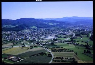 Gundelfingen: Gesamtbild [Luftbild] von Westen, mit Schwarzwald