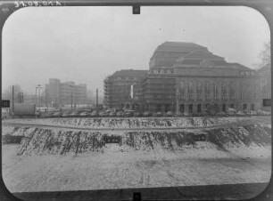 Dresden-Altstadt, Theaterstraße 2. Schauspielhaus (1911-1913; W. Lossow, M. H. Kühne). Ansicht von Süden (teilweise eingerüstet)