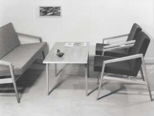 Wilkhahn Polstersessel "450", Polsterbank "451" und Tisch "527" von Herbert Hirche