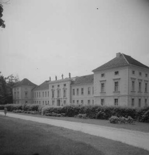 Rheinsberg. Stadtseitige Schlossansicht