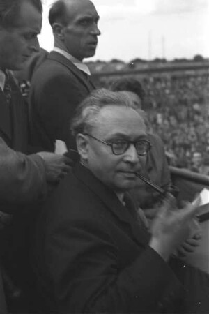 Berlin. SPD-Kundgebung auf dem Hertha-Sportplatz