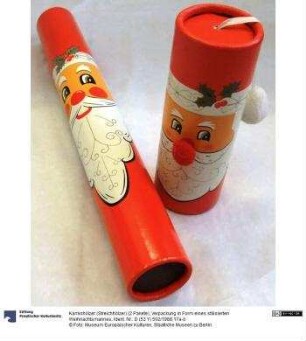 Kaminhölzer (Streichhölzer) (2 Pakete); Verpackung in Form eines stilisierten Weihnachtsmannes