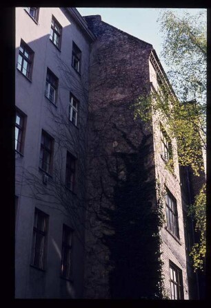 Diapositive: Wrangelstr. 57, 1983