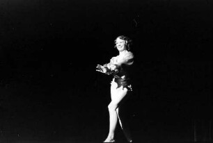 Berlin: Kabarett der Komiker; Mitzis Broadway Novelties tanzen
