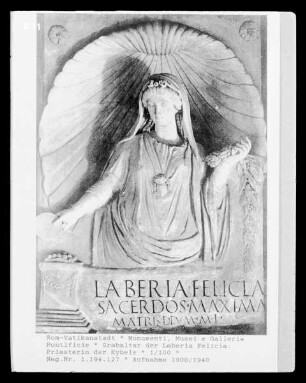 Grabaltar der Laberia Felicia: Priesterin der Kybele