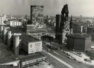 Blick auf den Breitscheidplatz, das Europa-Center und die Gedächtniskirche in Berlin