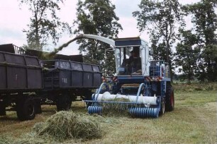 Feldhäcksler E 290 mit E 292