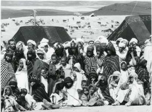 Heiratsmarkt der Berber : Gruppenportrait auf dem Heiratsmarkt der Berber im Hohen Atlas bei Ksar Agdim.