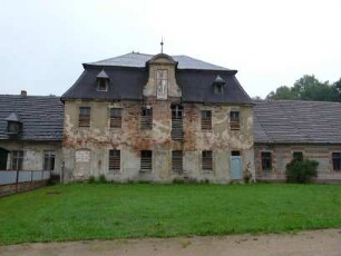 Altdöbern, Am Park 2 & 3 & 4 & 5 & 6 & 7, Gutshof 5