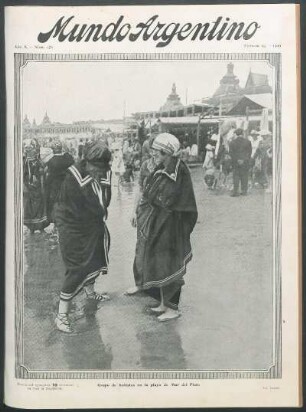 Grupo de bañistas en la playa del Plata [Fotografía]