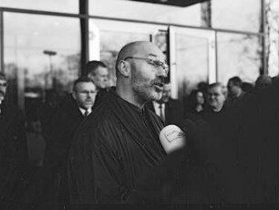 Dresden. Eröffnung der Neubauten des Sächsischen Landtages am 12. Februar 1994. Schlüsselübergabe Elbflügel. Architekt Prof. Peter Kulka