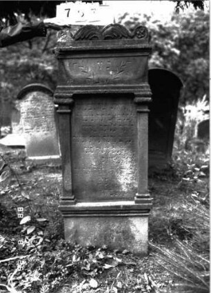 Grabstein 767 (Index: 100099519) Maße HxBxT: 142x54x13 cm: Grabstein 767