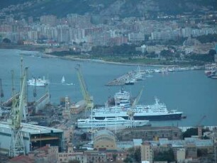 Palermo, Hafengebiet und Stadtzentrum, vom Monte Pellegrino
