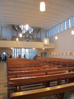 Kath. Kirche Mariae Himmelskron (Kirche, röm.-kath.); Heusenstamm, Marienstraße 20