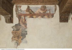 Illusionistische Freskendekoration mit Landschaftsdarstellungen auf gemalten Wandteppichen zwischen Architekturrahmungen, Bildfragment mit Balustrade und Putten oberhalb eines korinthischen Kapitells