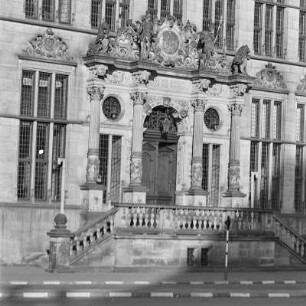 Der Schütting in Bremen, Haus der Kaufmannsgilde, Hauptportal