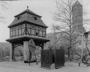 Halle (Saale). Burg Giebichenstein (1101/1200). Taubenturm (1701/1800). Blick von Südosten gegen Torturm der Oberburg