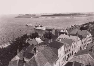 Cammin, Stadtansicht : Cammin (Kamien Pomorski/Polen). Stadtteilansicht mit Schiffsanlegestelle und Camminer Haff (Zalef Kamienski). Blick nach Norden