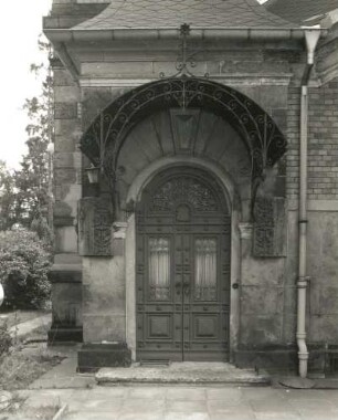 Dresden-Blasewitz, Maystrasse 8. Villa (1884). Portal