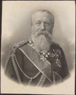 Großherzog Friedrich I. in Uniform mit Auszeichnungen, Brustporträt.