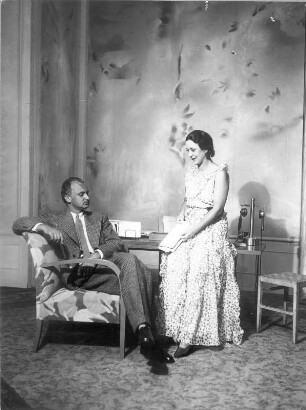 Nina. Komödie in drei Akten von Bruno Frank. Staatsschauspiel Dresden, Uraufführung 03.09.1931 : Paul Hoffmann als Dr. Stefan Breuer und Alice Verden als dessen Frau Nina