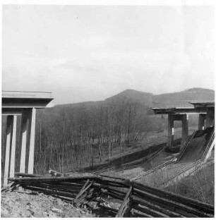 Franzosenschluchtbrücke (L1213), km 162,447 Beide Fahrbahnen 1945 gesprengt