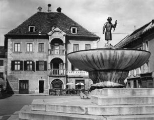 Brunnenbecken Brunnenfigur