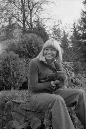 Besuch des Fotomodells Ingrid Lehmann in ihrer Heimatstadt Karlsruhe