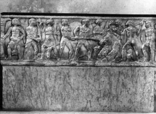 Römischer Sarkophag : Römischer Sarkophag. Stein. Cosenza: Museo Civico?