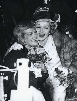 Tegel Ankunft. Hildegard Knef, Marlene Dietrich