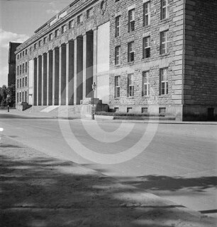 Gauschulungshaus der NSDAP in Posen