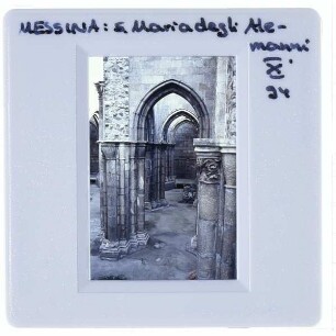 Messina, Santa Maria Alemanna : Innenansicht Arkaden