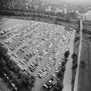 Parkplatz an der Richard-Lehmann-Straße in Leipzig : Blickrichtung Südosten nach Marienbrunn