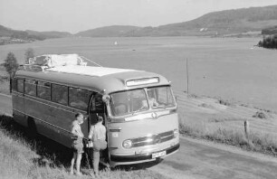 Äule: Postbus mit Schluchsee