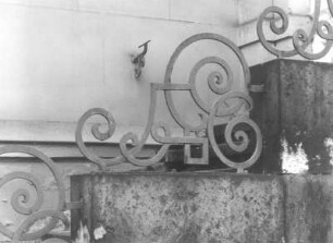 Dresden-Neustadt, Radeberger Straße 43. Wohnhaus (um 1885). Treppe zur Veranda
