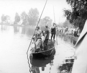 Fischerei in Peitz : Handwerkstechniken - Fischerei. Ort: Picnjo / Peitz. Im September findet jedes Jahr auf dem Teufelsteich das Anfischen zum traditionellen Fischerfest statt.