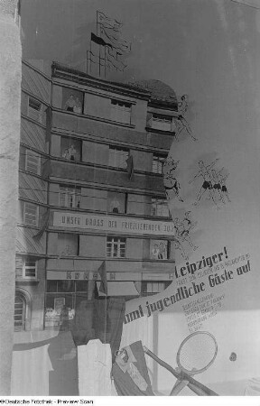Schaufensterauslage mit dem Aufruf: "Leipziger! Tragt zum Gelingen des IV. Parlaments bei"