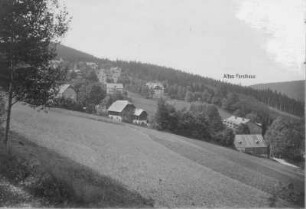 Bärenfels (Altenberg-Bärenfels). Ortsteilansicht mit Altem Forsthaus (Oberförsterei)